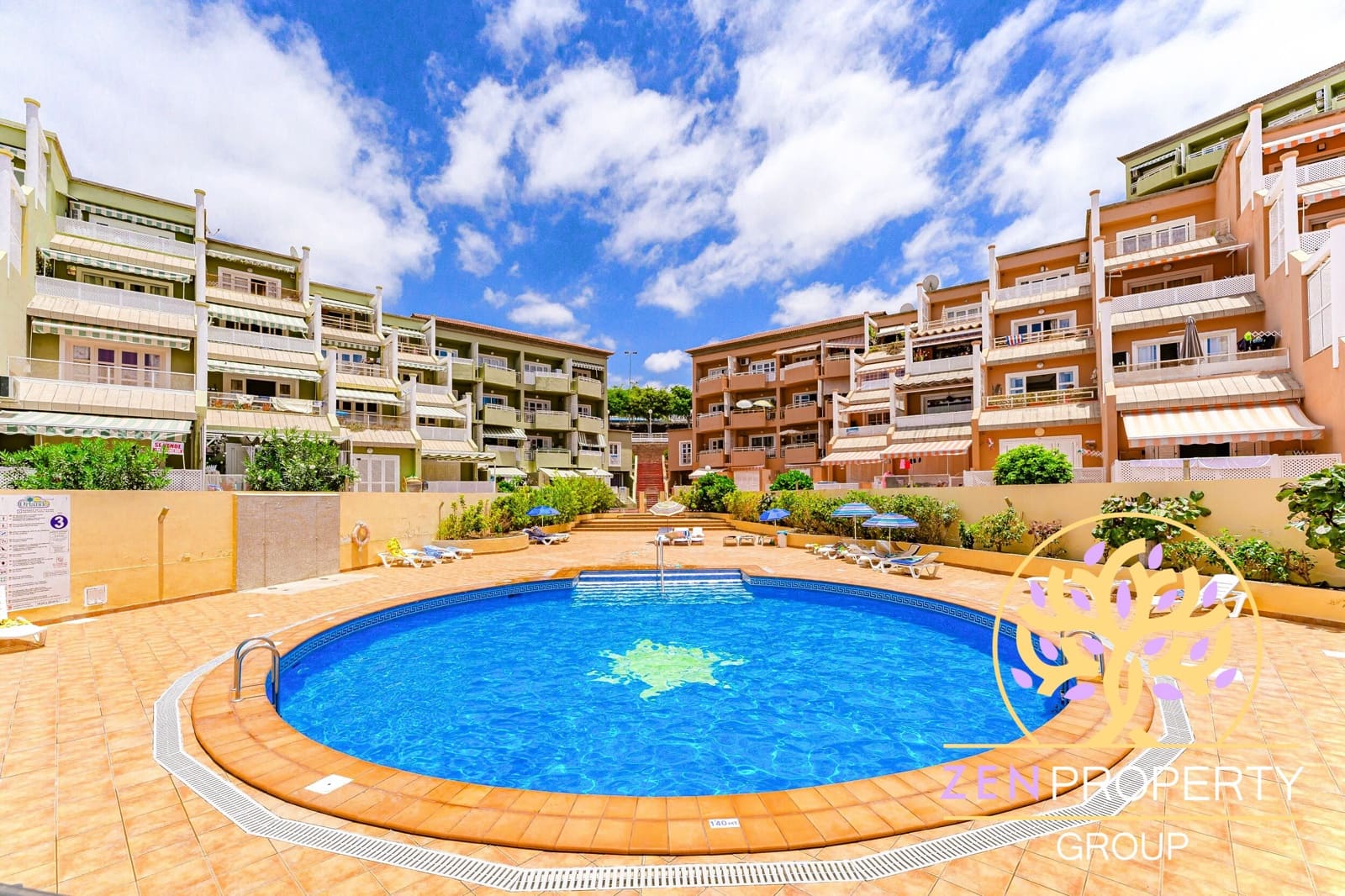 Studio for sale in Adeje with pool garage - € 225,000 (Ref: 10174755)