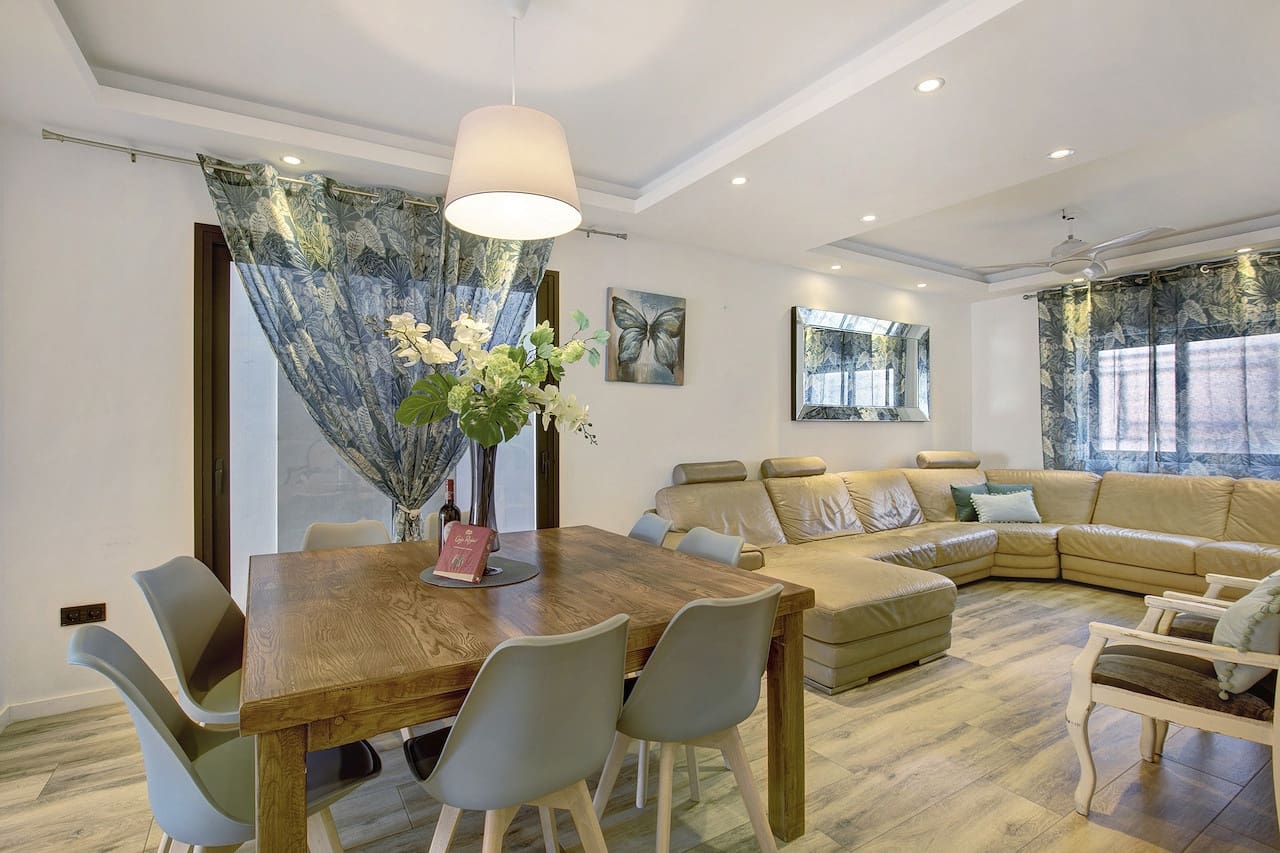 4 soverom Villa til salgs i Armenime med svømmebasseng garasje - € 785 000 (Ref: 6884637)