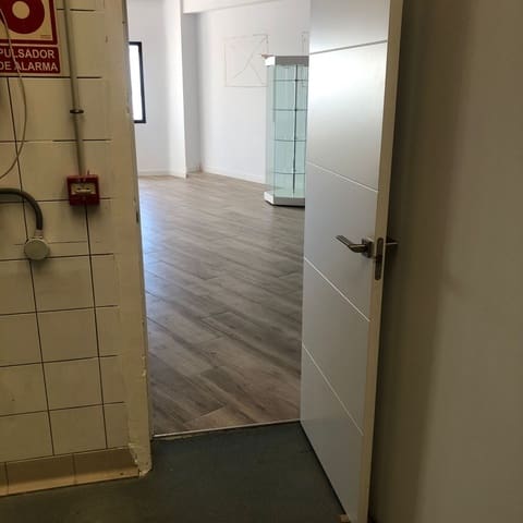 Virksomhed til salg i Las Chafiras (San Miguel), San Miguel de Abona med garage - € 350.000 (Ref: 7374359)