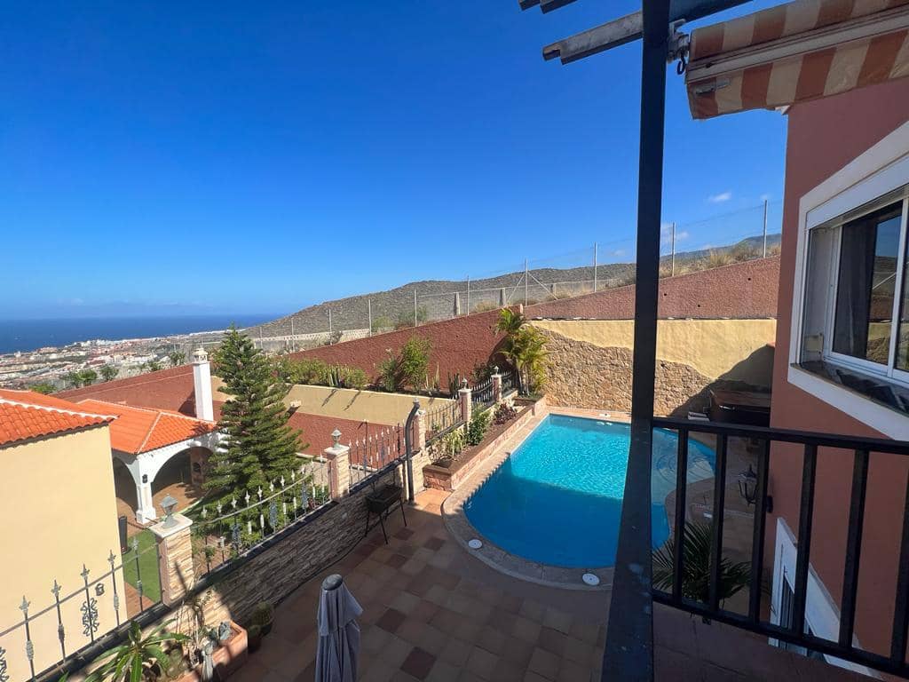 4 soveværelse Byhus til salg i Roque del Conde med swimmingpool garage - € 895.000 (Ref: 7870921)