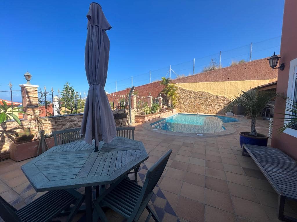 4 soveværelse Byhus til salg i Roque del Conde med swimmingpool garage - € 895.000 (Ref: 7870921)