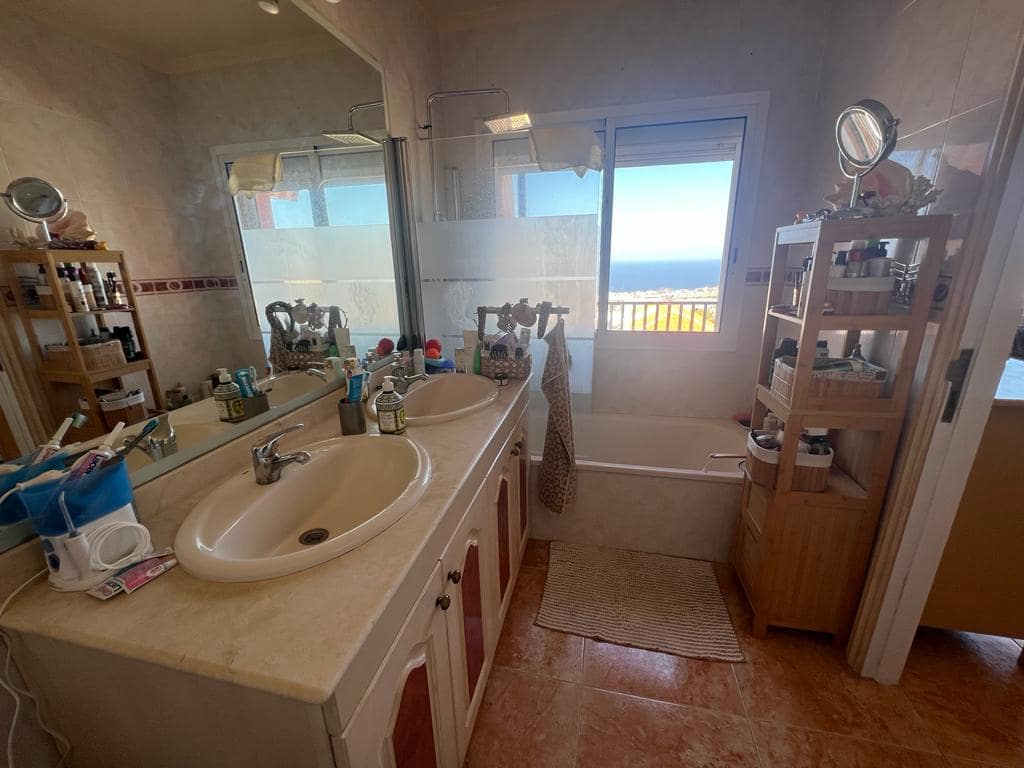 4 soveværelse Byhus til salg i Roque del Conde med swimmingpool garage - € 895.000 (Ref: 7870921)