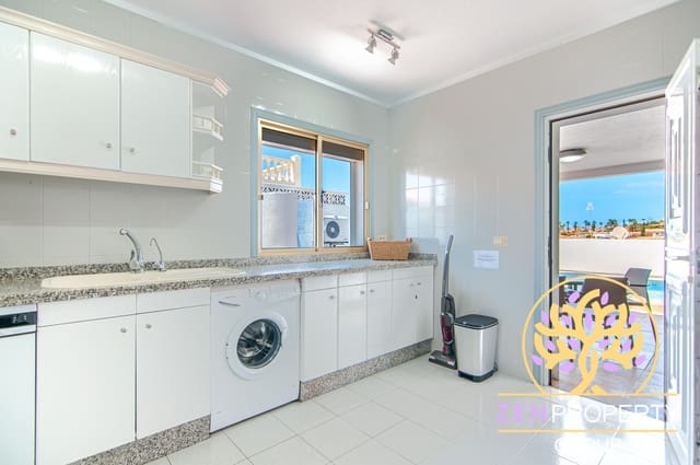 4 sypialnia Willa na sprzedaż w Callao Salvaje - Playa Paraíso, Adeje z basenem garażem - 1 390 000 € (Ref: 8115904)