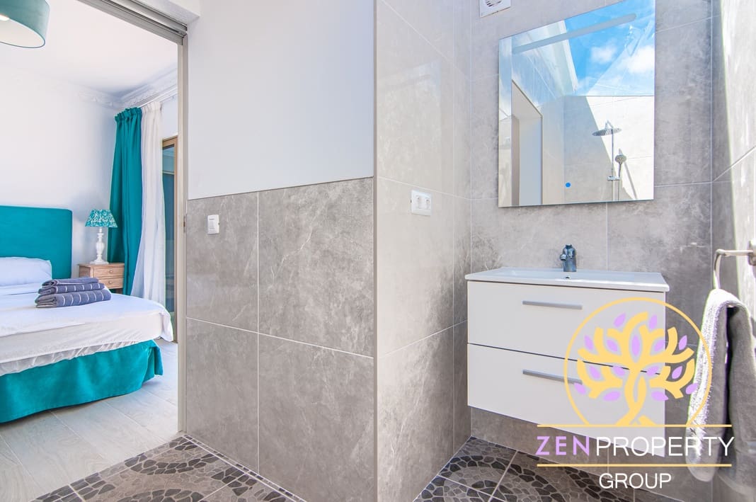 4 soverom Villa til salgs i Adeje med svømmebasseng garasje - € 1 390 000 (Ref: 8115904)