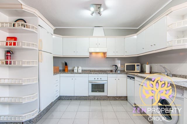 4 sypialnia Willa na sprzedaż w Callao Salvaje - Playa Paraíso, Adeje z basenem garażem - 1 390 000 € (Ref: 8115904)