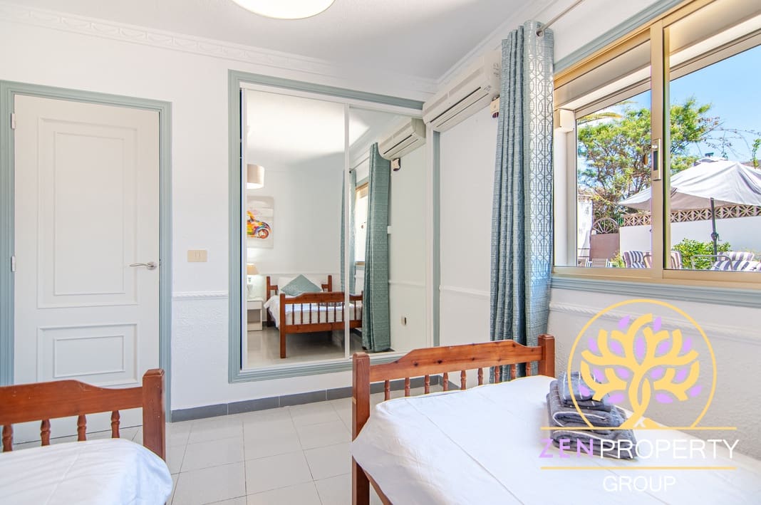 4 soverom Villa til salgs i Adeje med svømmebasseng garasje - € 1 390 000 (Ref: 8115904)