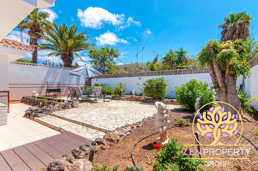 4 soverom Villa til salgs i Adeje med svømmebasseng garasje - € 1 390 000 (Ref: 8115904)