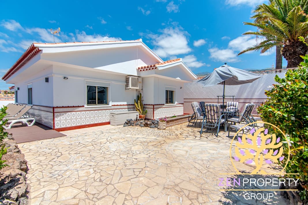 4 soverom Villa til salgs i Adeje med svømmebasseng garasje - € 1 390 000 (Ref: 8115904)