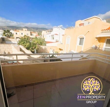 4 soveværelse Semi-Rækkehus til salg i Adeje med swimmingpool garage - € 680.000 (Ref: 8338451)