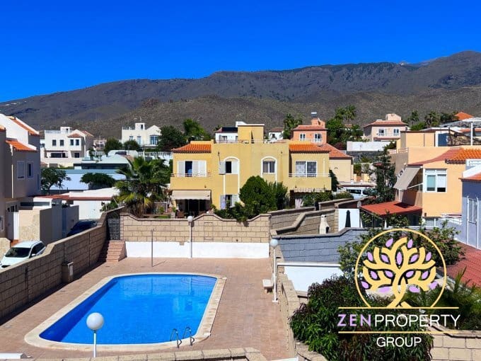 4 soveværelse Semi-Rækkehus til salg i Adeje med swimmingpool garage - € 680.000 (Ref: 8338451)