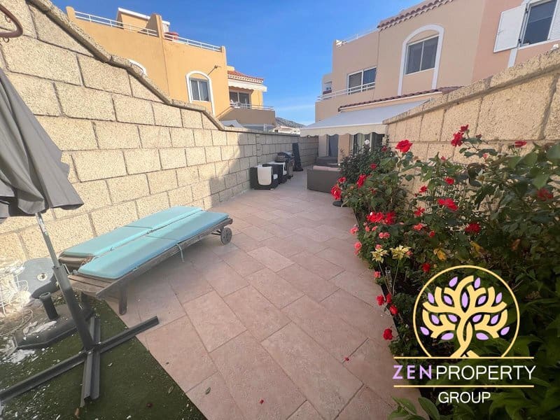 4 soveværelse Semi-Rækkehus til salg i Adeje med swimmingpool garage - € 680.000 (Ref: 8338451)