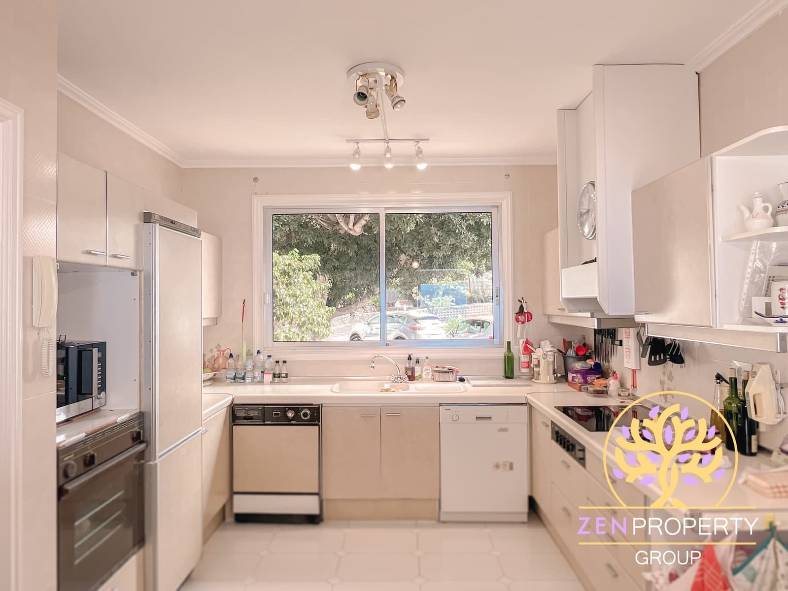 10 soveværelse Finca/Landehus til salg i Guia de Isora med swimmingpool garage - € 2.500.000 (Ref: 8428169)