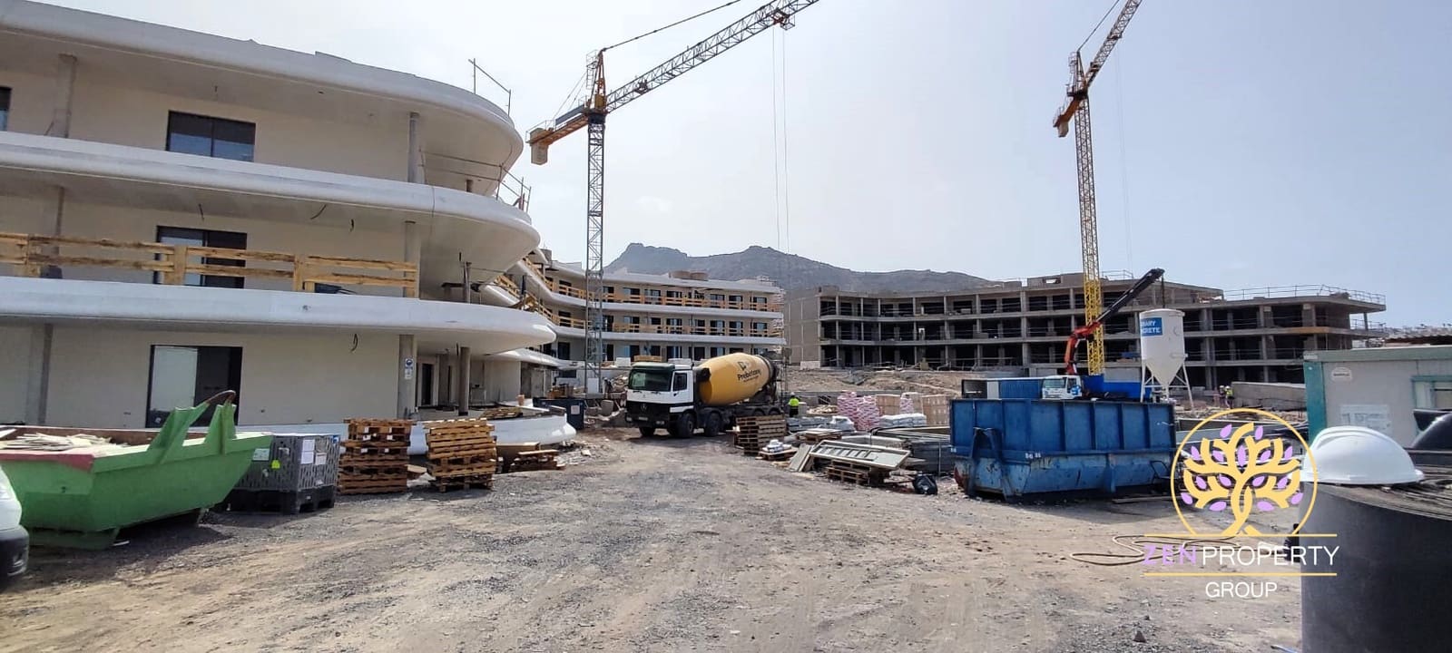 2 soveværelse Lejlighed til salg i El Madronal med swimmingpool garage - € 615.000 (Ref: 8467157)