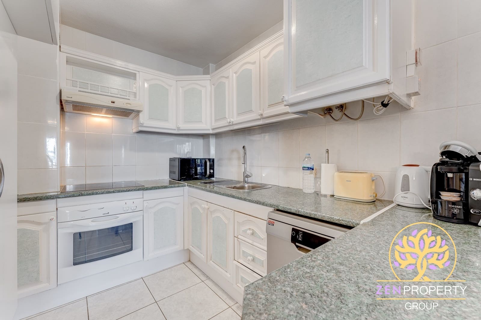 1 soverom Leilighet til salgs i Los Cristianos med svømmebasseng garasje - € 315 000 (Ref: 8737029)