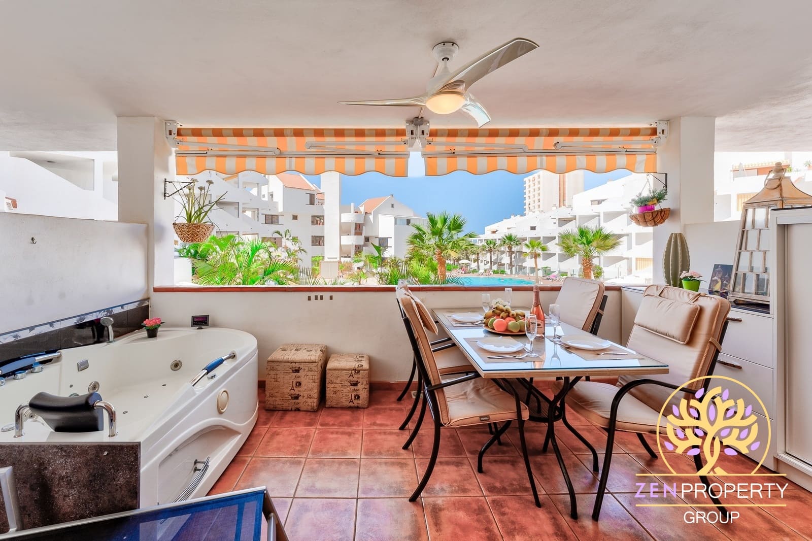 1 soverom Leilighet til salgs i Los Cristianos med svømmebasseng garasje - € 315 000 (Ref: 8737029)