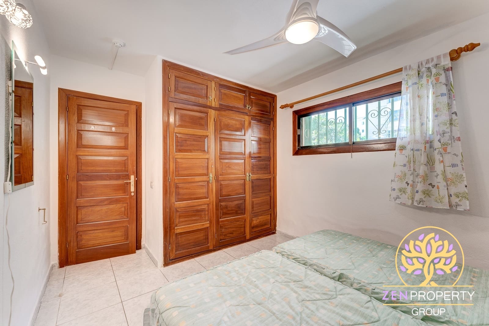 1 soverom Leilighet til salgs i Los Cristianos med svømmebasseng garasje - € 315 000 (Ref: 8737029)