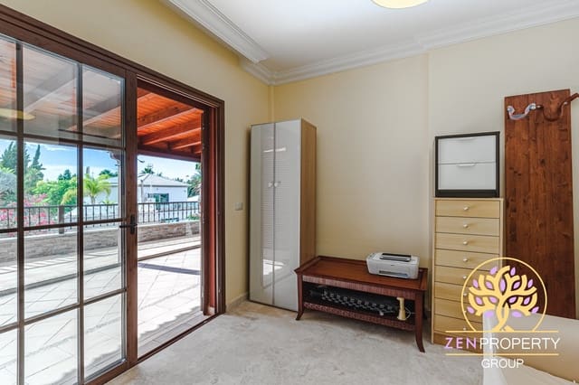 3 quarto Moradia para venda em Playa del Duque, Adeje com piscina garagem - 1 150 000 € (Ref: 8824065)