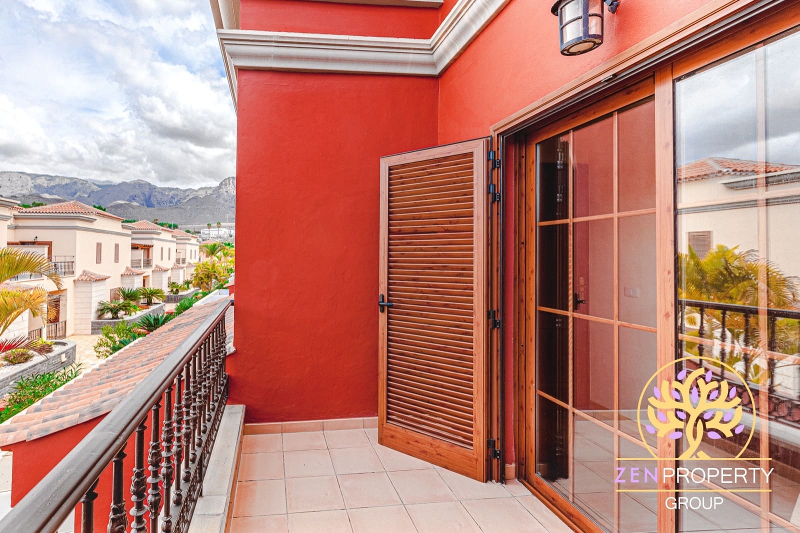 3 soveværelse Villa til salg i Costa Adeje med swimmingpool garage - € 1.150.000 (Ref: 8824065)