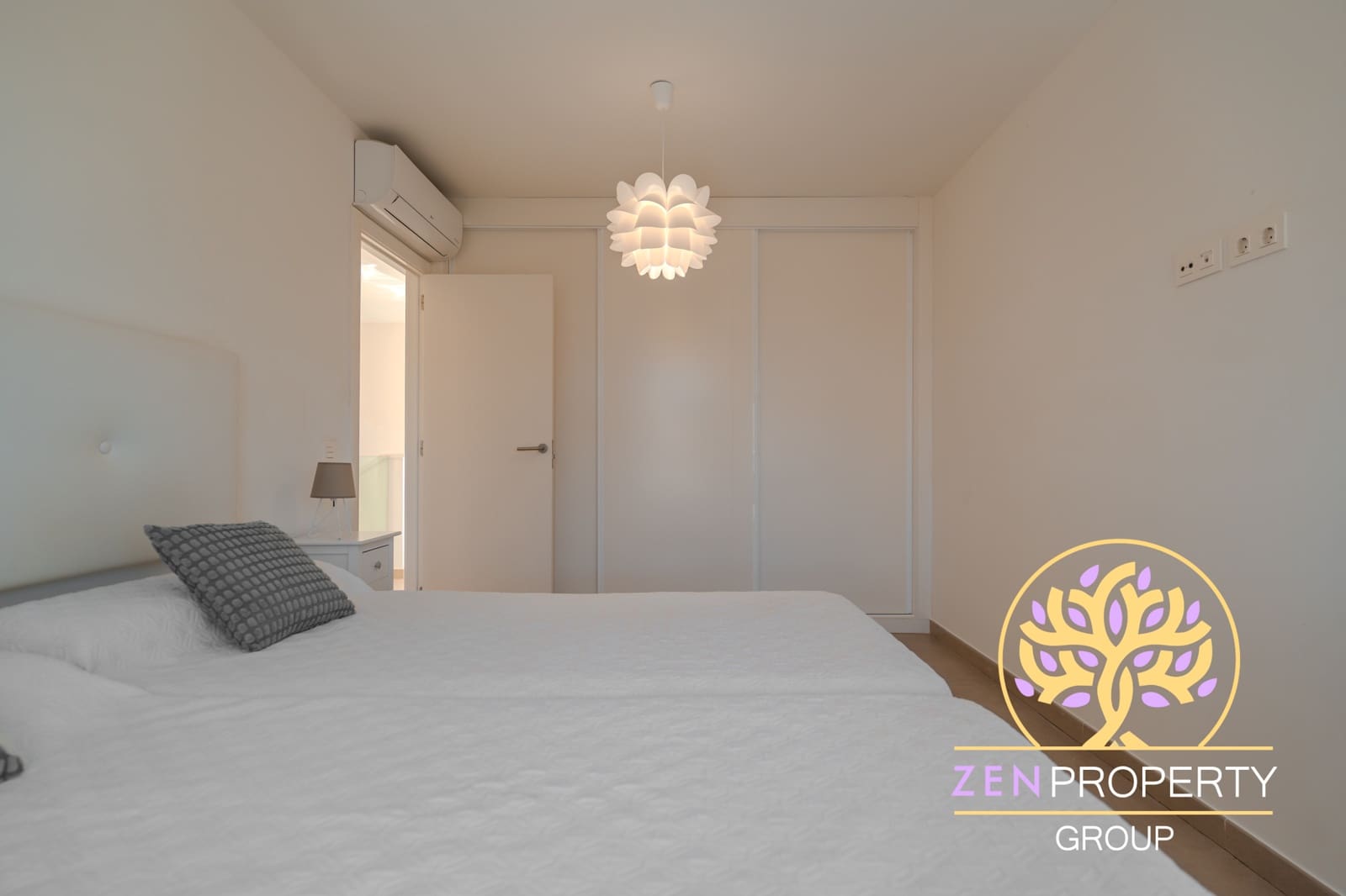 3 sypialnia Willa na sprzedaż w Playa Paraiso z basenem garażem - 1 175 000 € (Ref: 9231904)