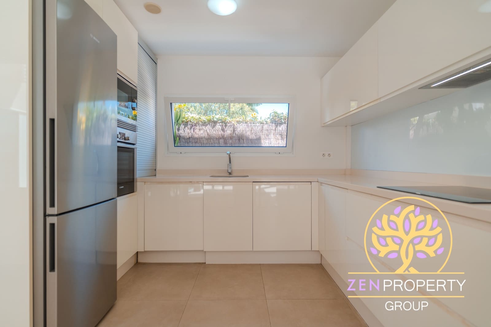 3 sypialnia Willa na sprzedaż w Playa Paraiso z basenem garażem - 1 175 000 € (Ref: 9231904)