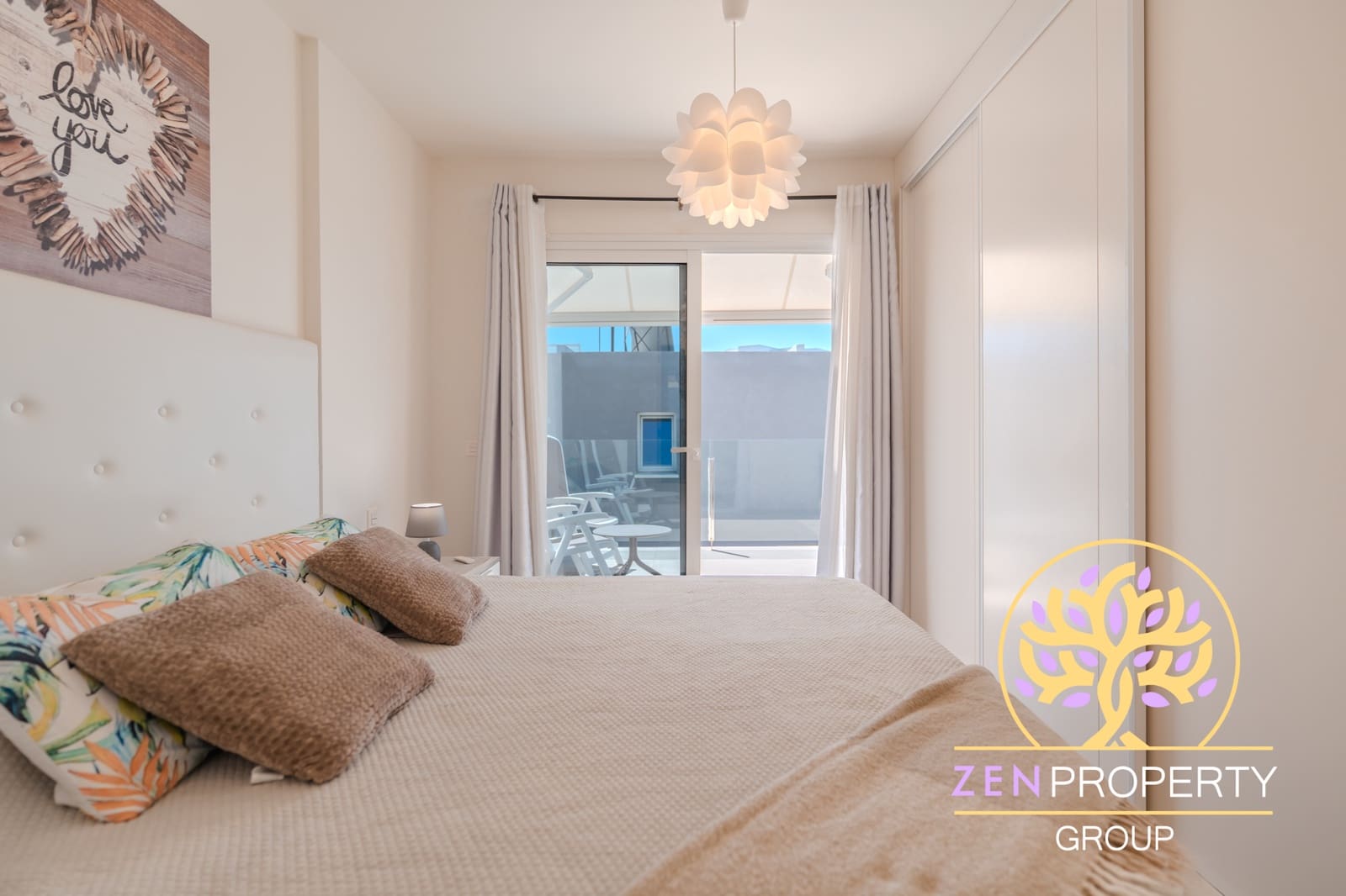 3 sypialnia Willa na sprzedaż w Playa Paraiso z basenem garażem - 1 175 000 € (Ref: 9231904)