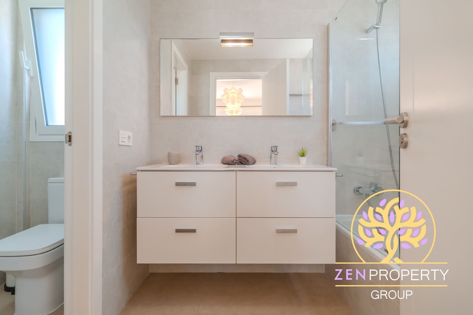 3 sypialnia Willa na sprzedaż w Playa Paraiso z basenem garażem - 1 175 000 € (Ref: 9231904)