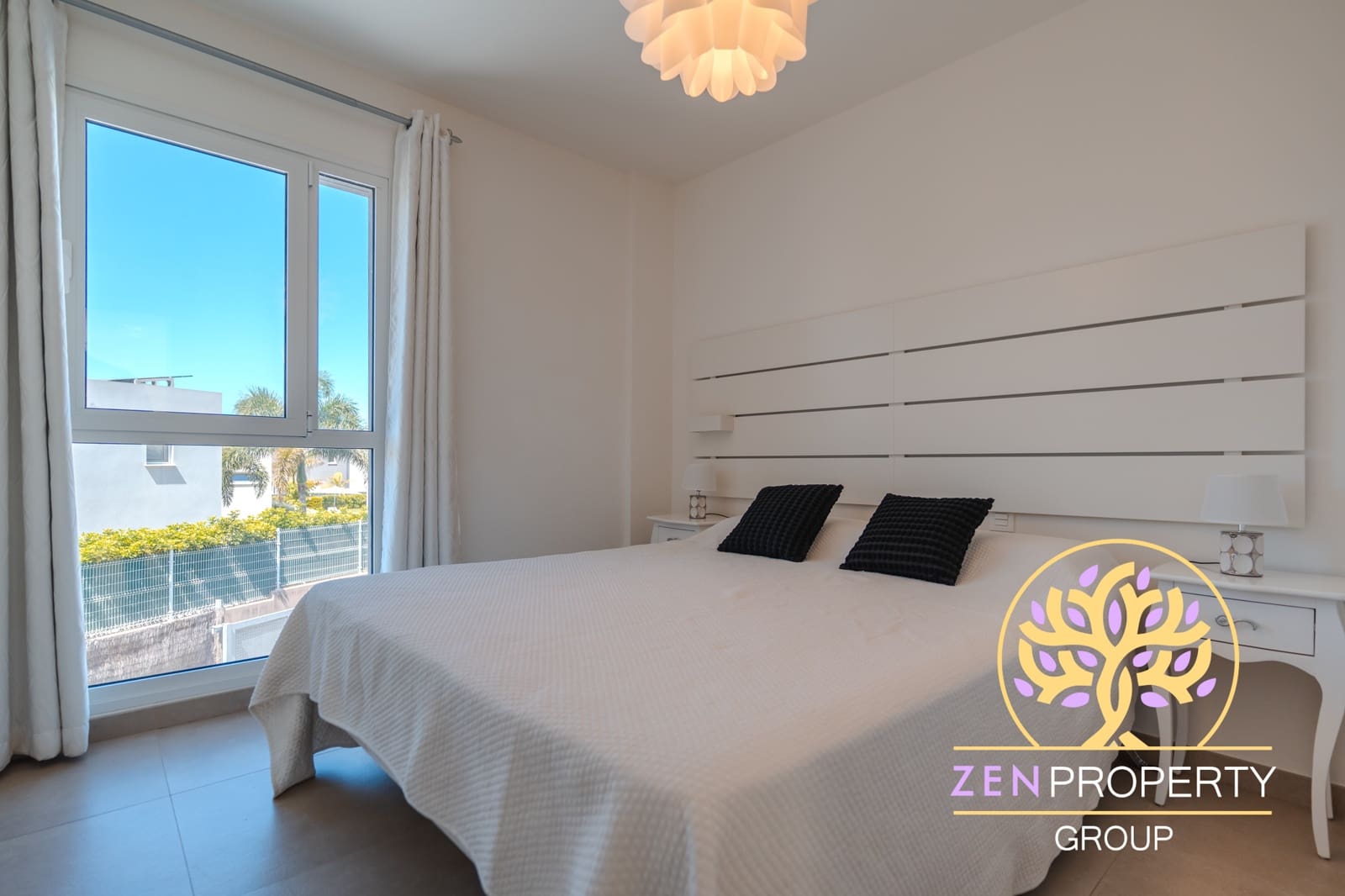 3 sypialnia Willa na sprzedaż w Playa Paraiso z basenem garażem - 1 175 000 € (Ref: 9231904)