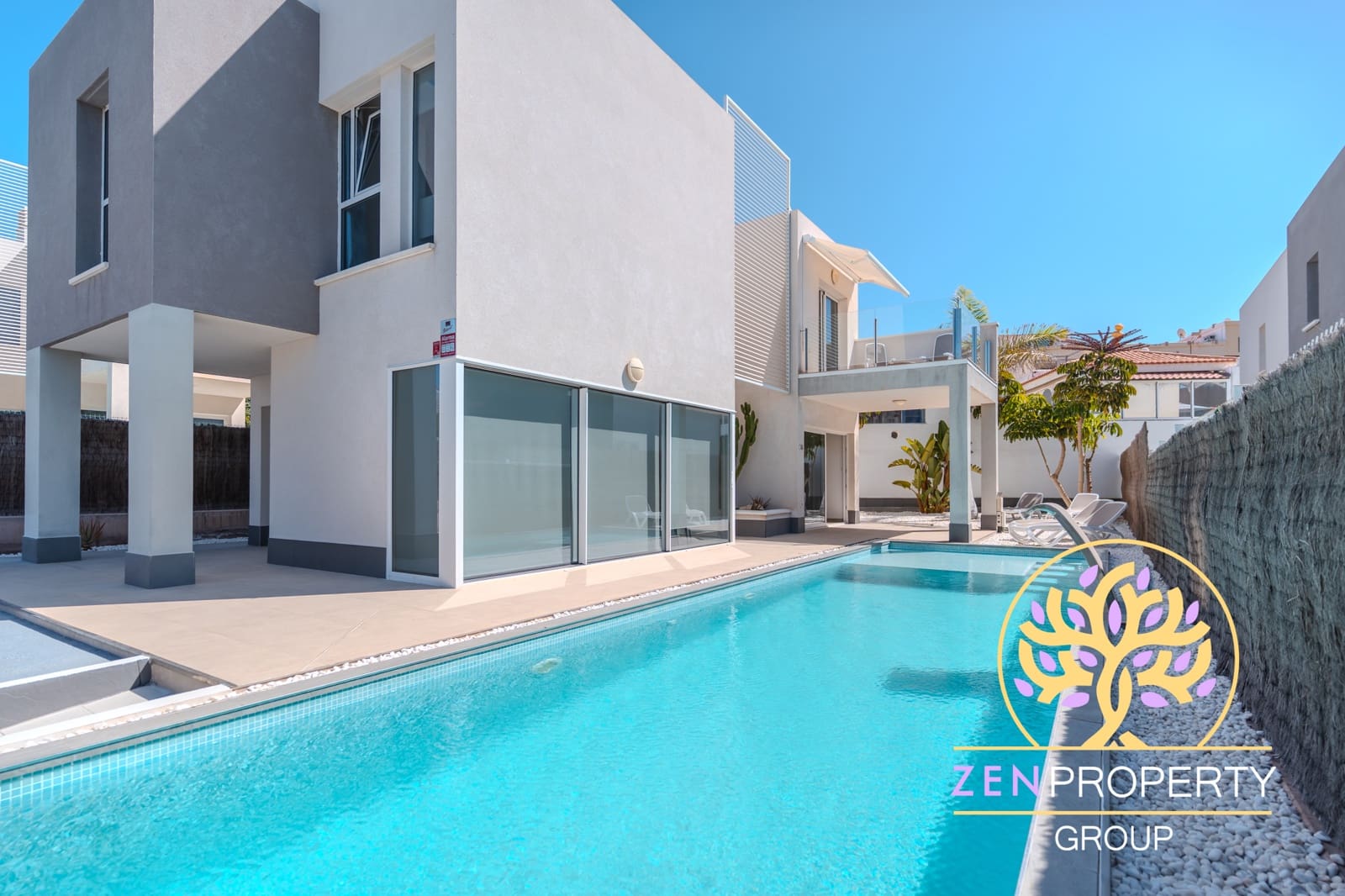 3 sypialnia Willa na sprzedaż w Playa Paraiso z basenem garażem - 1 175 000 € (Ref: 9231904)