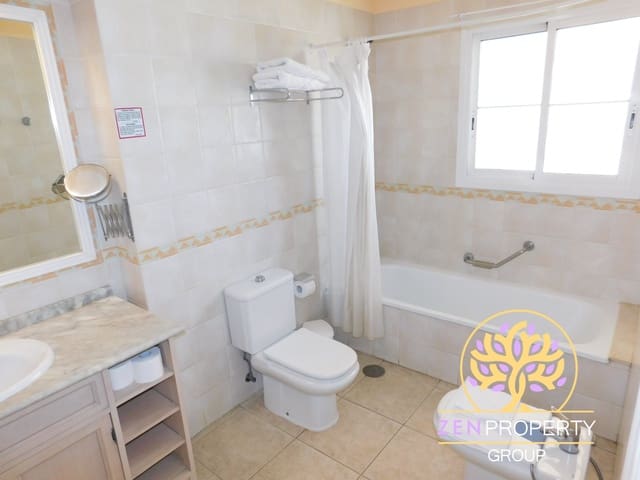 1 soveværelse Lejlighed til salg i Los Cristianos, Arona med swimmingpool - € 265.000 (Ref: 9348661)