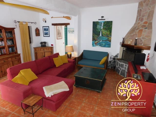 4 bedroom Finca/Country House for sale in Charco del Pino, Granadilla de Abona with garage - € 490,000 (Ref: 9369267)