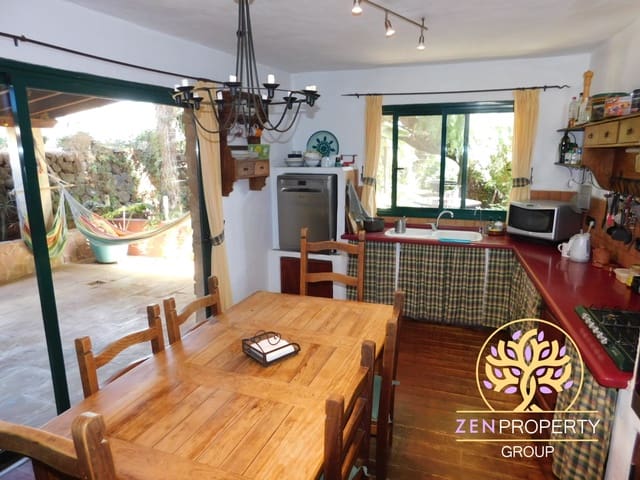 4 bedroom Finca/Country House for sale in Charco del Pino, Granadilla de Abona with garage - € 490,000 (Ref: 9369267)