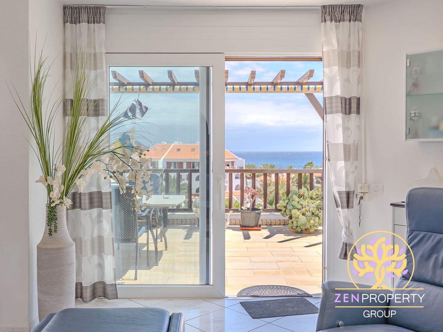 2 chambre Penthouse à vendre à Playa de las Americas avec piscine - 995 000 € (Ref: 9469821)