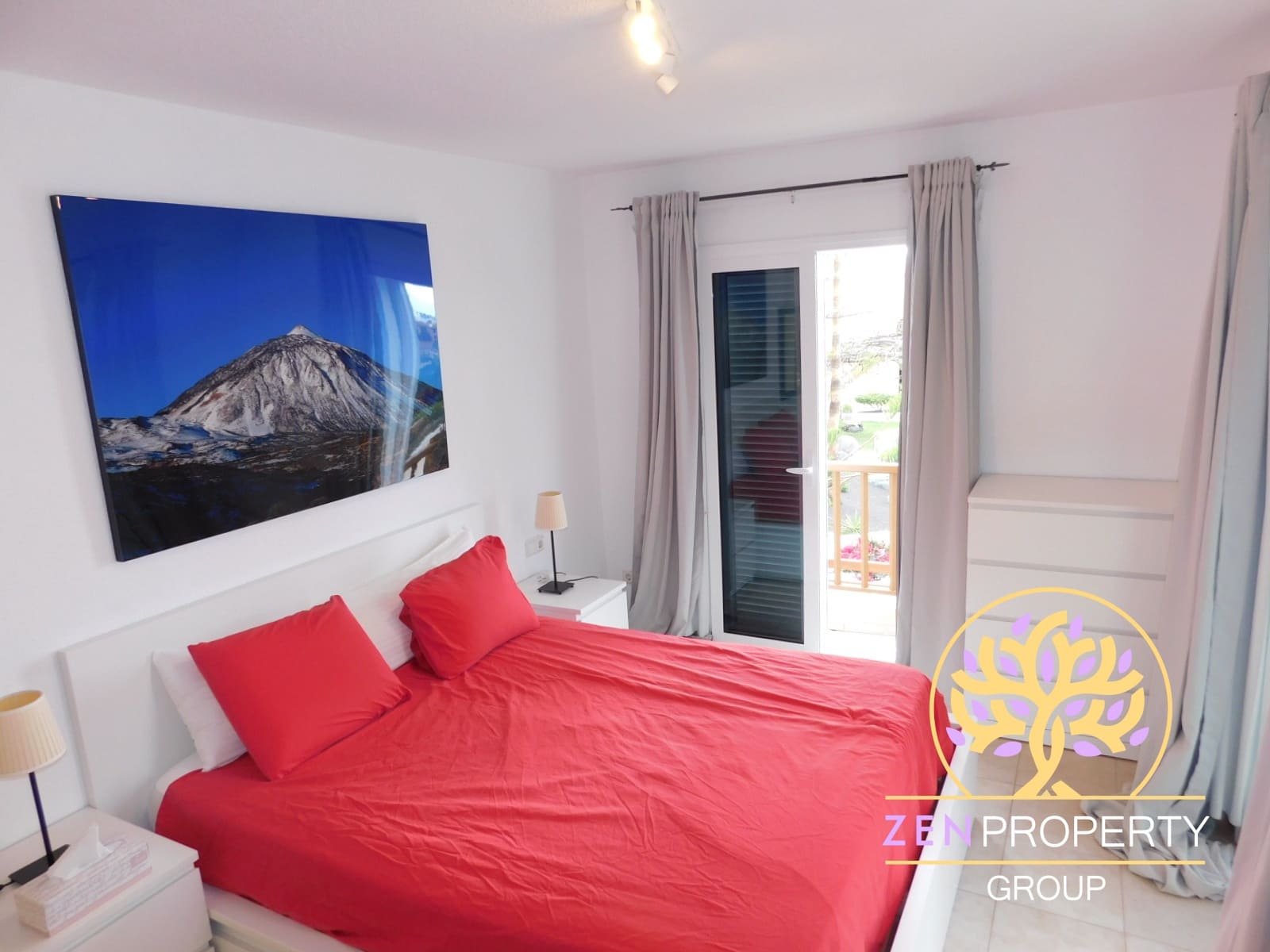 1 slaapkamer Appartement te koop in La Caleta Adeje met zwembad garage - € 490.000 (Ref: 9518055)