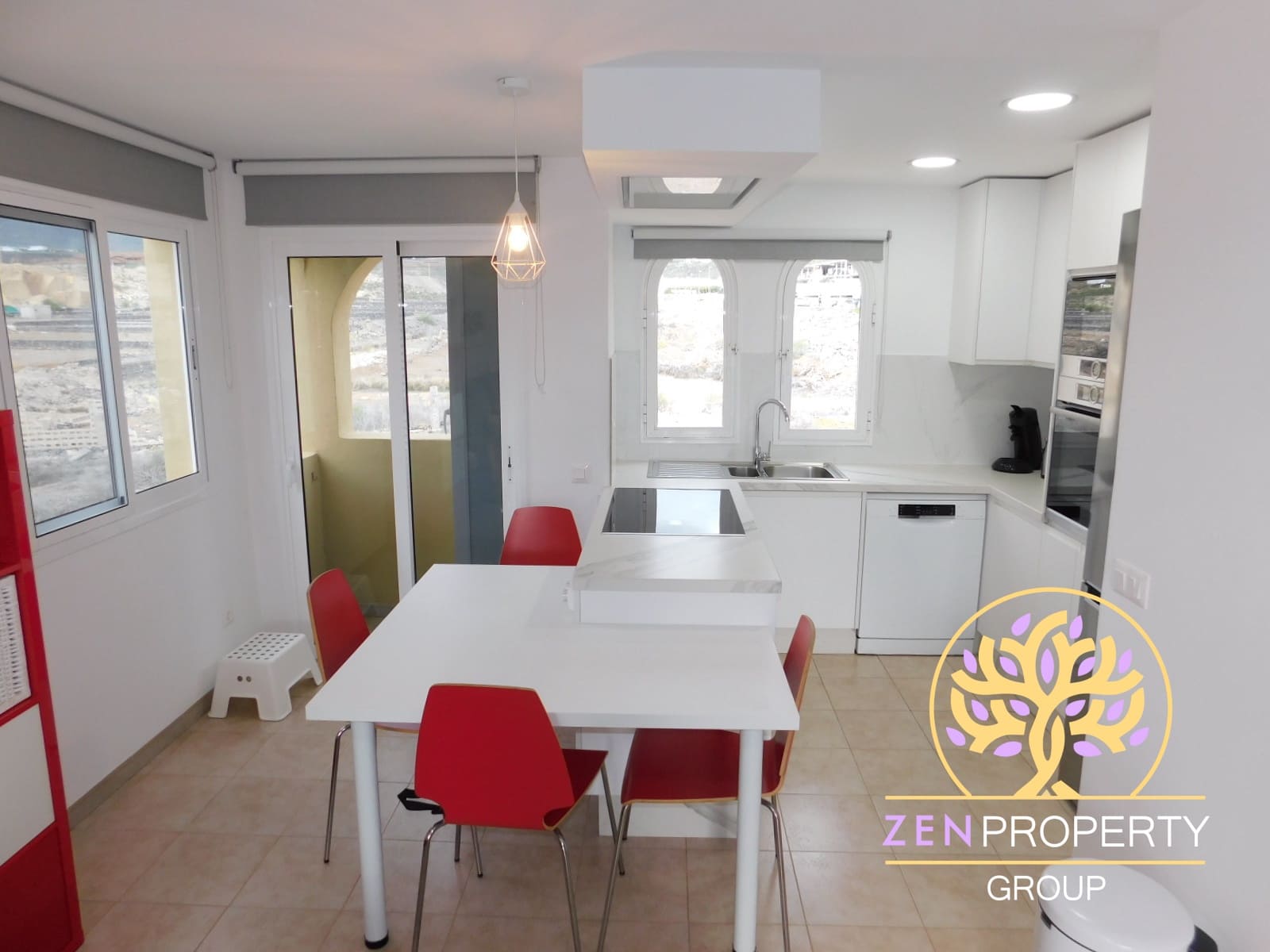 1 slaapkamer Appartement te koop in La Caleta Adeje met zwembad garage - € 490.000 (Ref: 9518055)