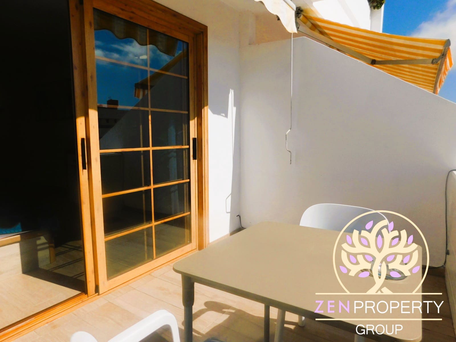 Lägenhet till salu i Puerto Colon med pool - 275 000 € (Ref: 9592162)