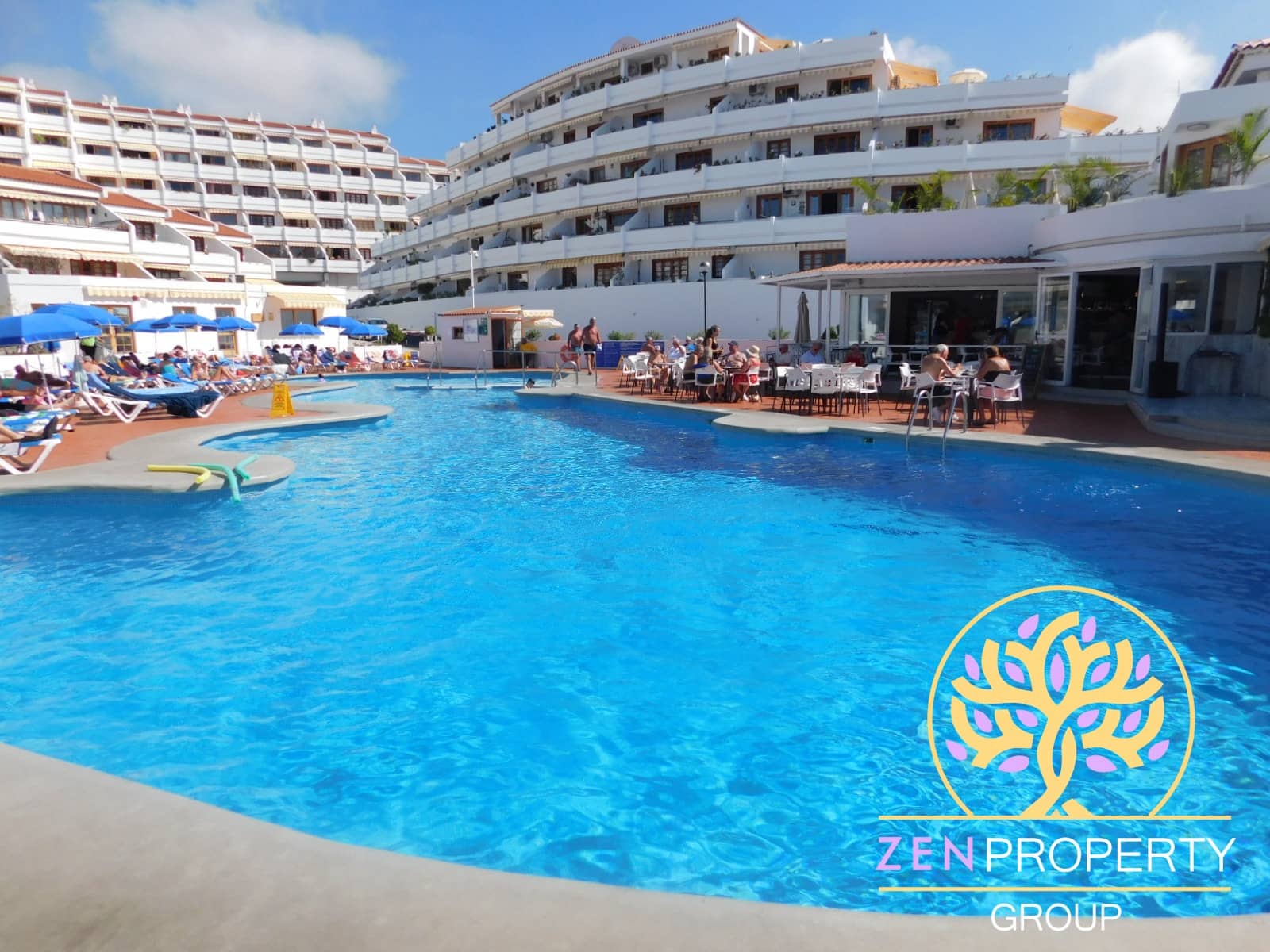 Lägenhet till salu i Puerto Colon med pool - 275 000 € (Ref: 9592162)