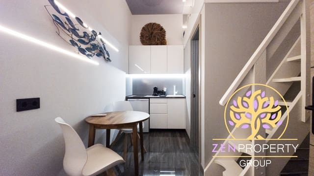 Apartamento de 10 habitaciones en Torviscas Bajo, Adeje en venta con piscina - 890.000 € (Ref: 9793621)