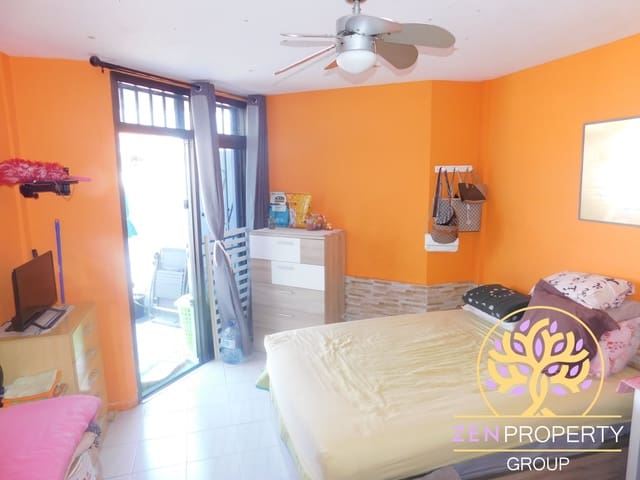 Studio te koop in Los Cristianos, Arona met zwembad - € 220.000 (Ref: 9874333)