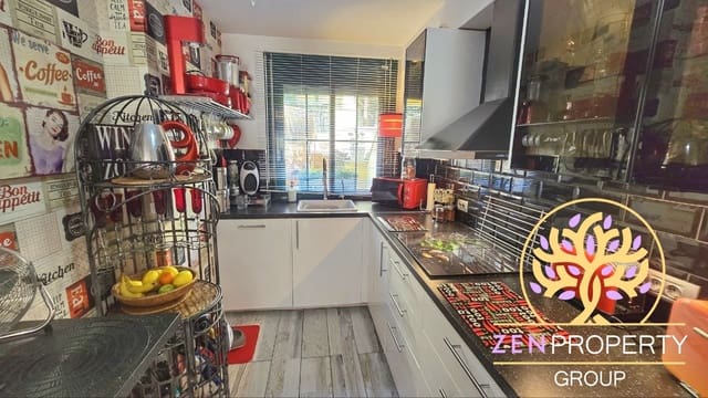 3 soveværelse Byhus til salg i Las Chafiras (San Miguel), San Miguel de Abona med swimmingpool garage - € 379.995 (Ref: 9950445)