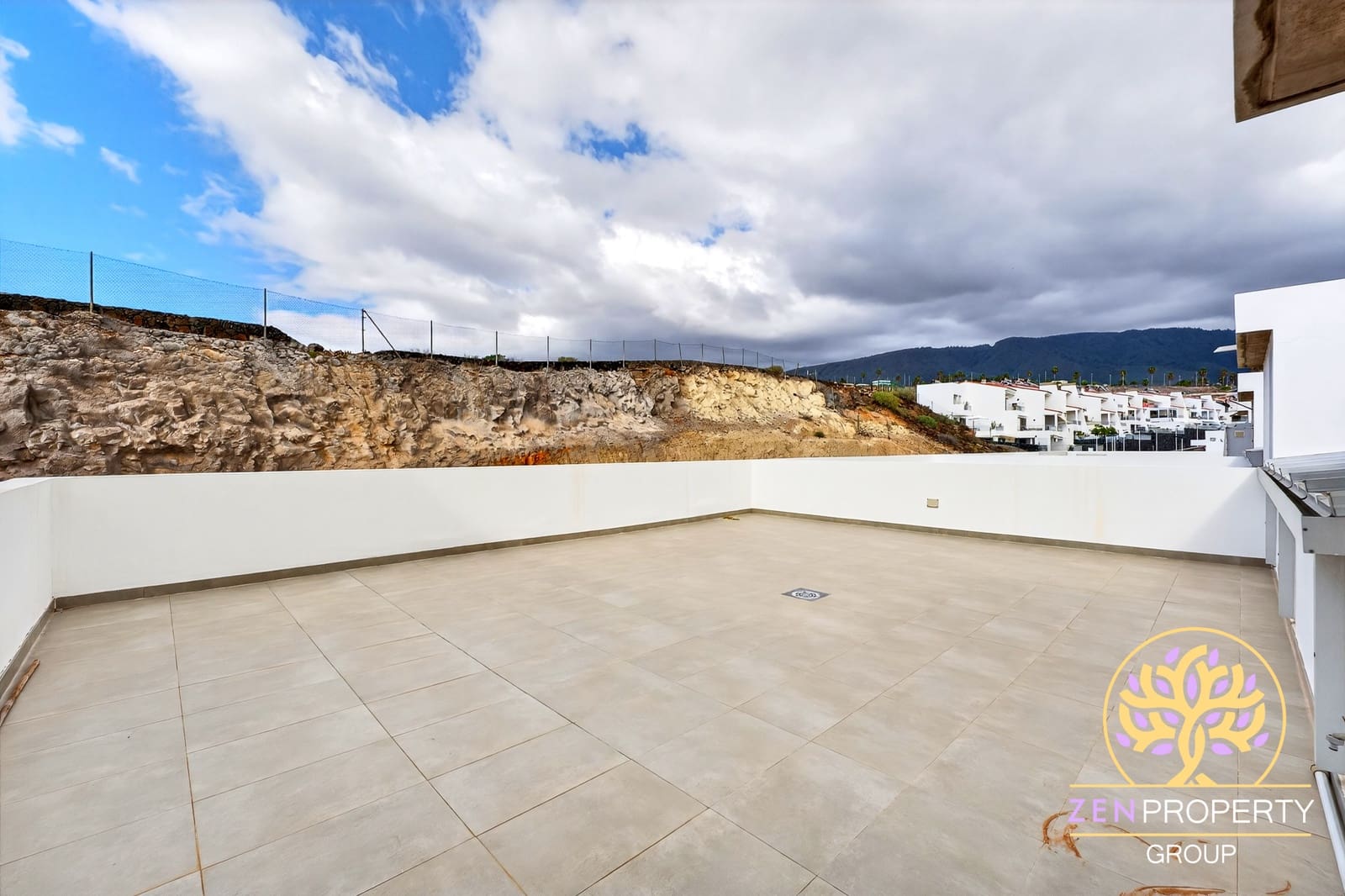 3 camera da letto Attico in vendita in La Caleta Adeje con piscina garage - 2.795.000 € (Rif: 9999400)