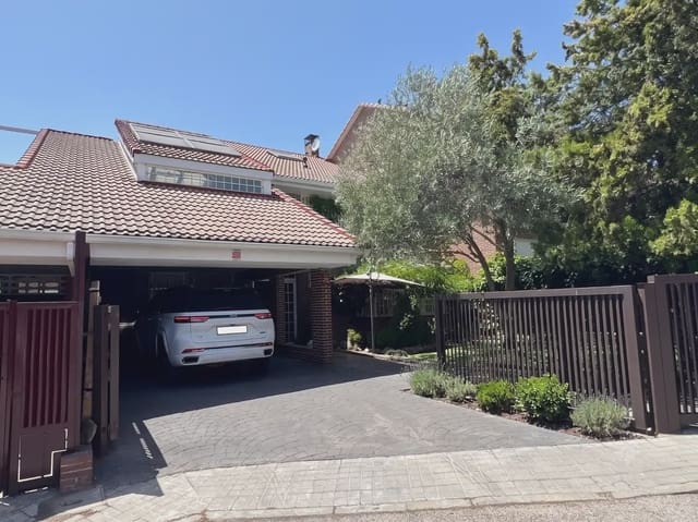 4 bedroom Terraced Villa for sale in Galapagar with pool garage - € 675,000 (Ref: 10004658)