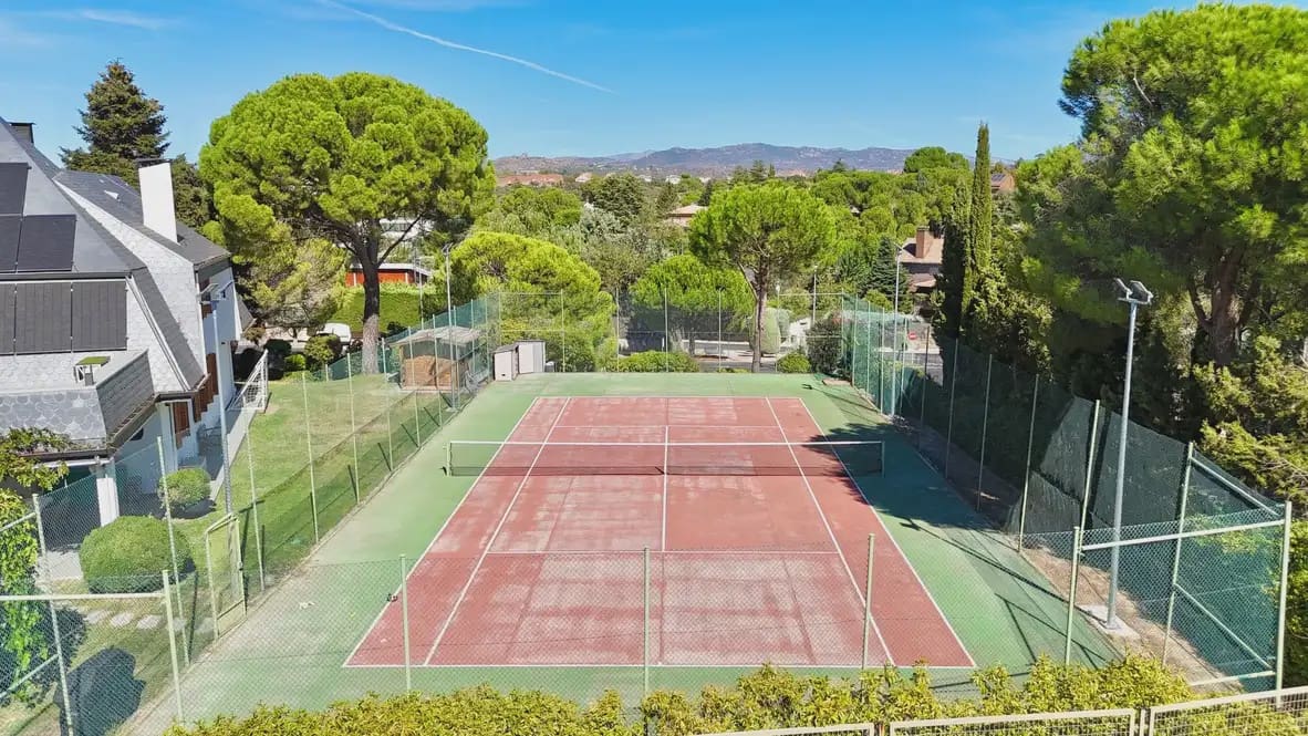 6 chambre Villa/Maison à vendre à Las Rozas de Madrid avec piscine garage - 2 750 000 € (Ref: 10124797)