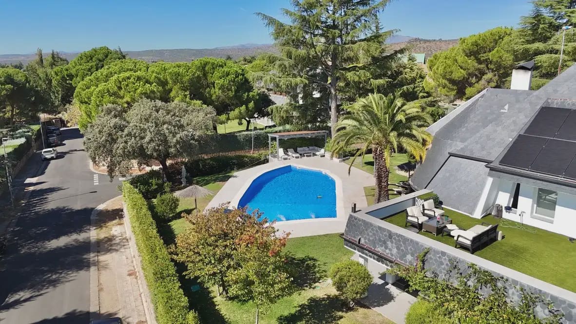6 chambre Villa/Maison à vendre à Las Rozas de Madrid avec piscine garage - 2 750 000 € (Ref: 10124797)