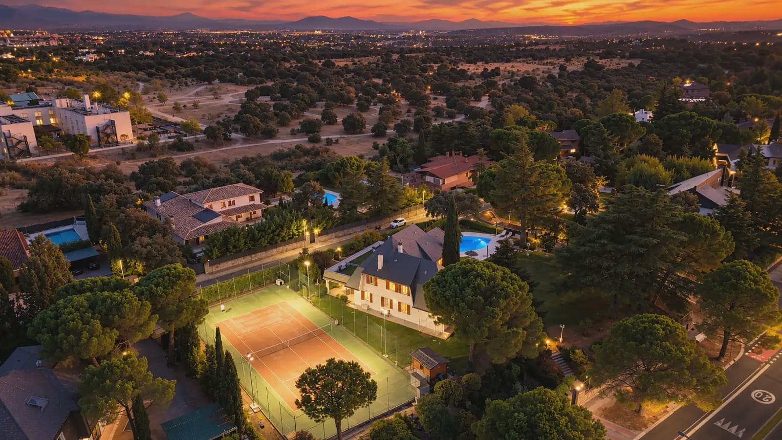 6 chambre Villa/Maison à vendre à Las Rozas de Madrid avec piscine garage - 2 750 000 € (Ref: 10124797)