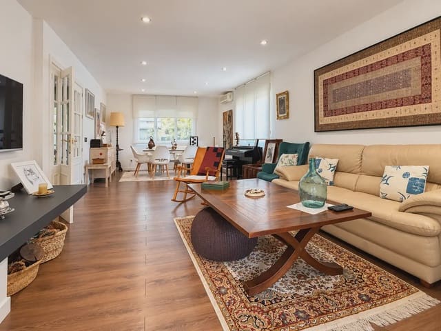 5 soverom Villa til salgs i Torrelodones med svømmebasseng garasje - € 995 000 (Ref: 10160285)