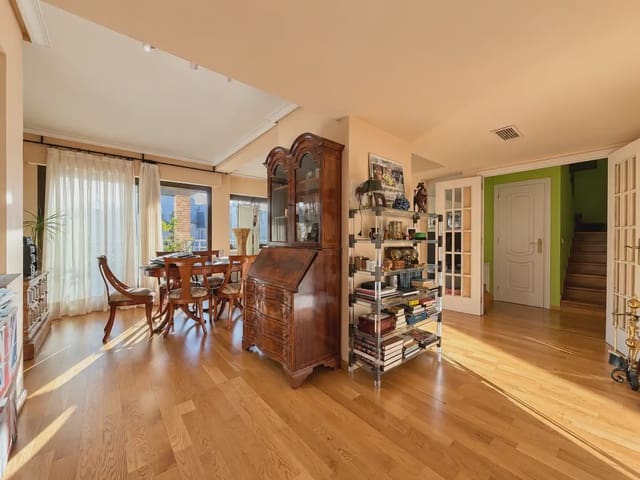 3 chambre Appartement à vendre à Las Rozas de Madrid avec piscine garage - 720 000 € (Ref: 10165457)