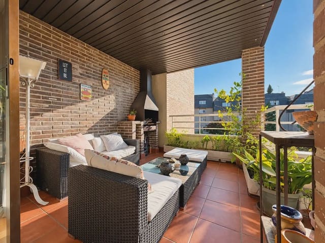 3 chambre Appartement à vendre à Las Rozas de Madrid avec piscine garage - 720 000 € (Ref: 10165457)
