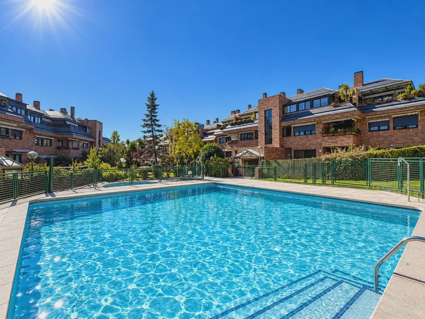 3 slaapkamer Flat te koop in Las Rozas de Madrid met zwembad garage - € 770.000 (Ref: 10179404)