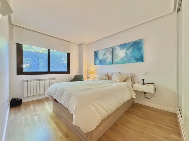 3 slaapkamer Flat te koop in Las Rozas de Madrid met zwembad garage - € 770.000 (Ref: 10179404)