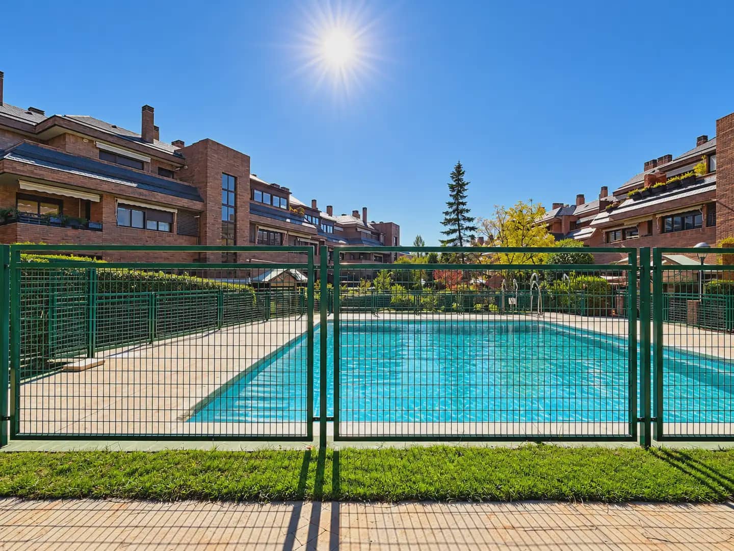 3 slaapkamer Flat te koop in Las Rozas de Madrid met zwembad garage - € 770.000 (Ref: 10179404)